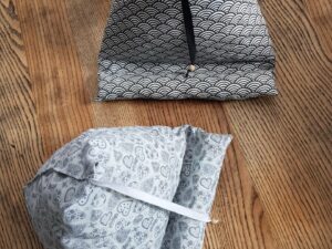 Coussin support tablette, livre, téléphone